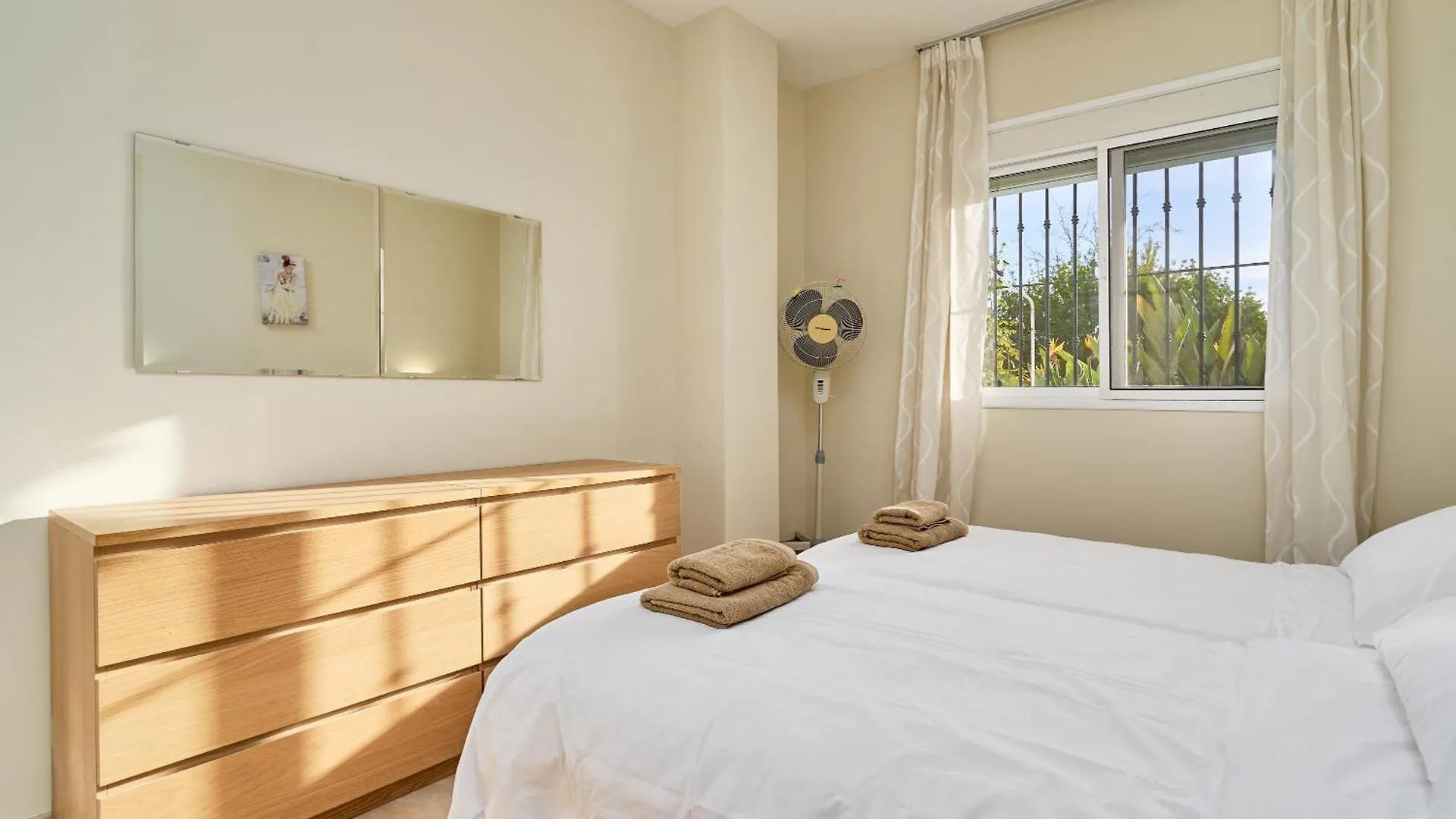 Poolside Apartment Nerja
