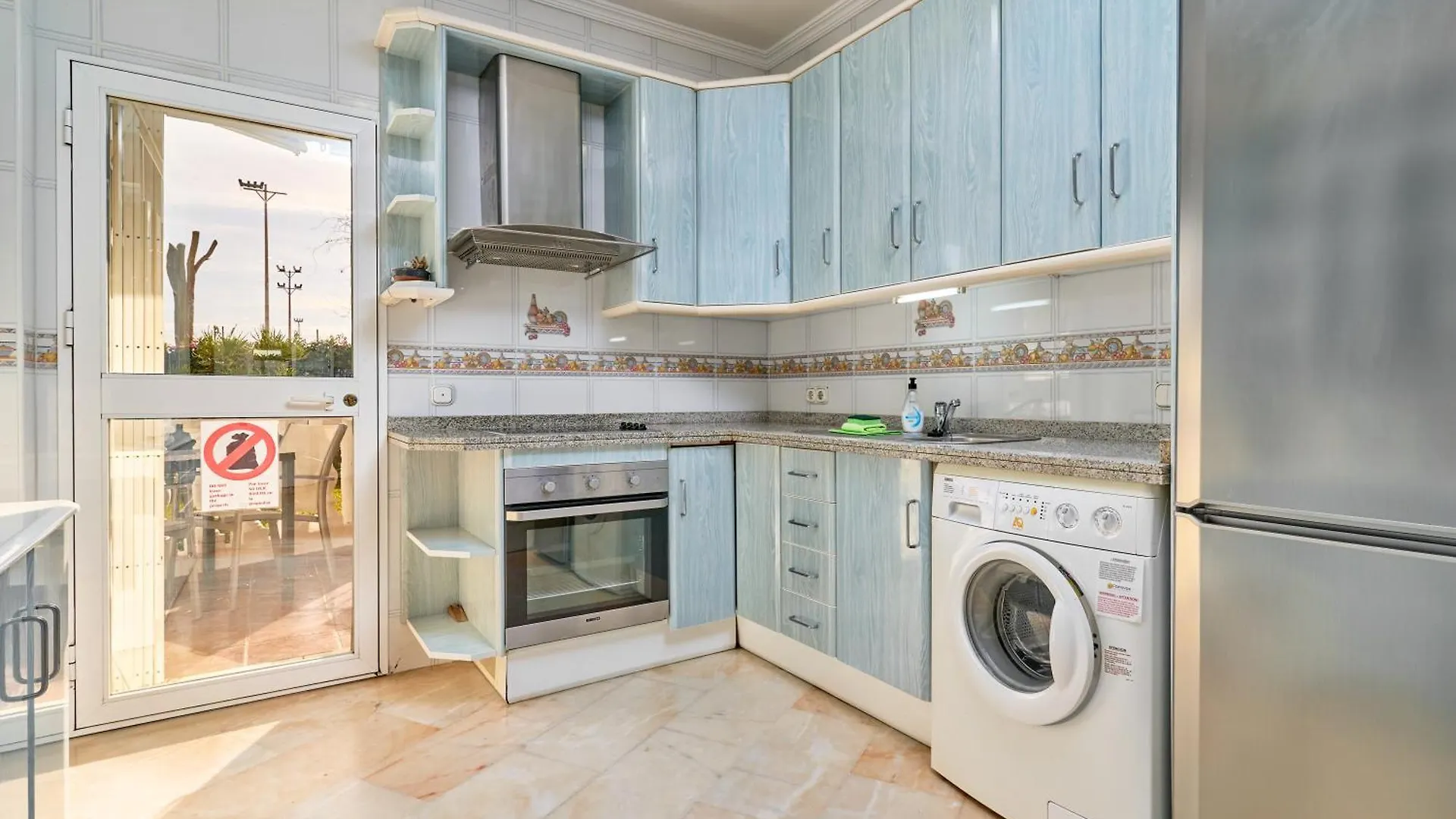 Poolside Apartment Nerja