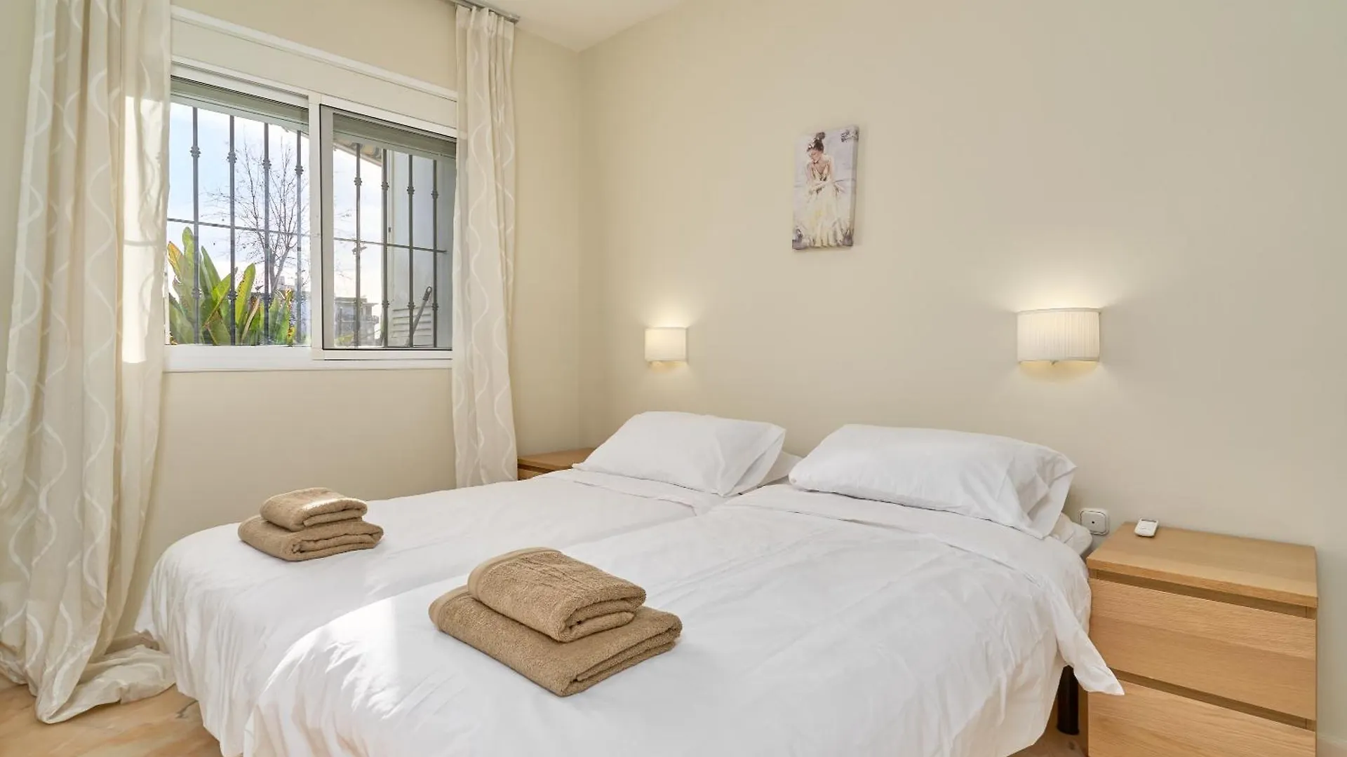 Poolside Apartment Nerja