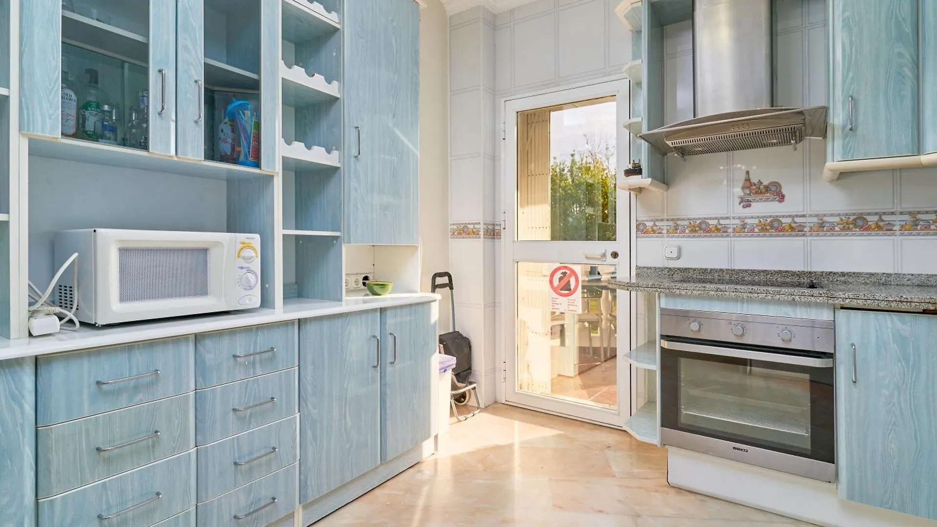 Poolside Apartment Nerja