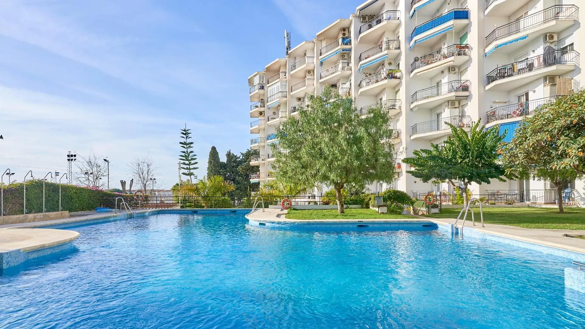 Poolside Apartment Nerja