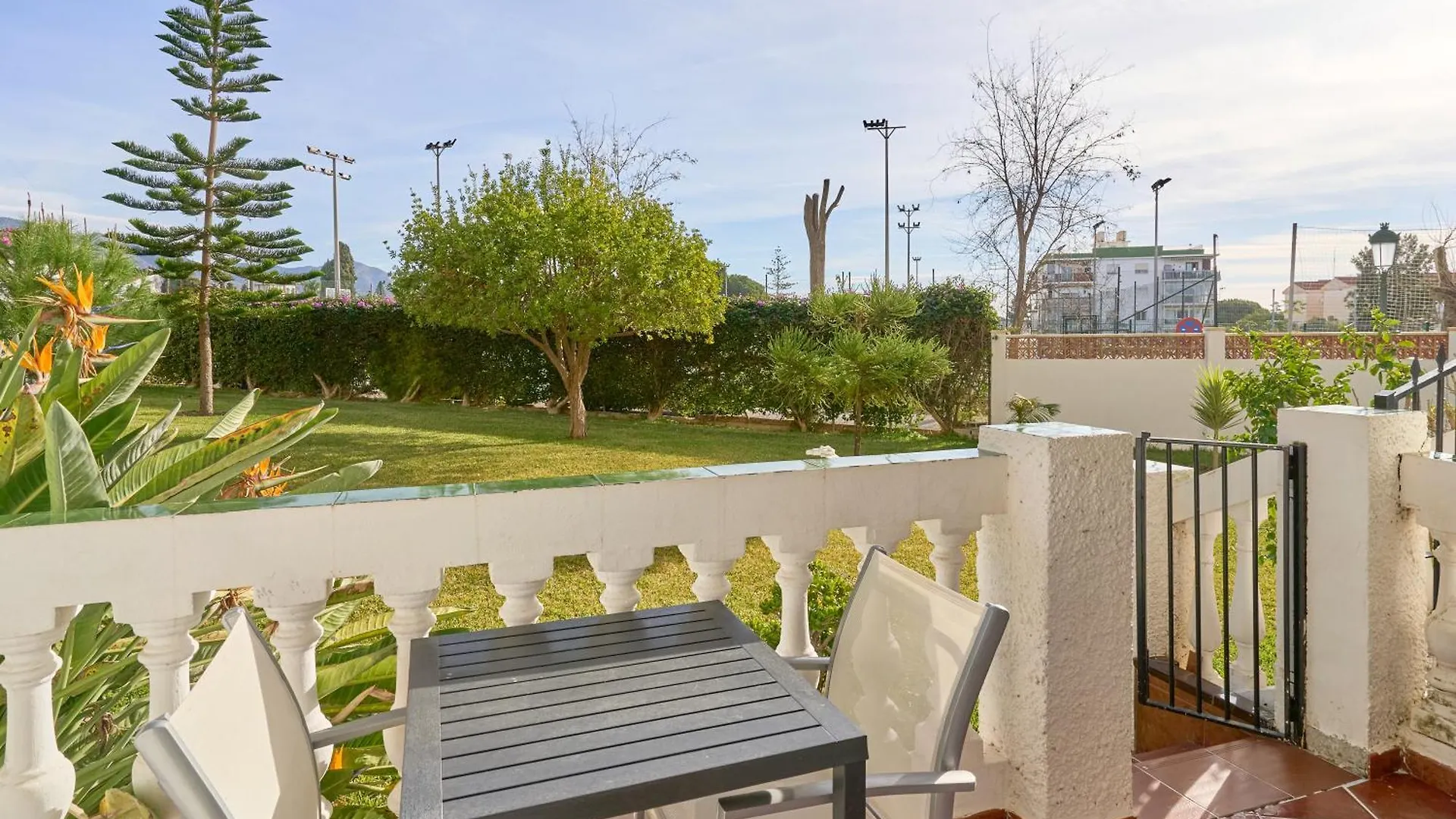 Poolside Apartment Nerja