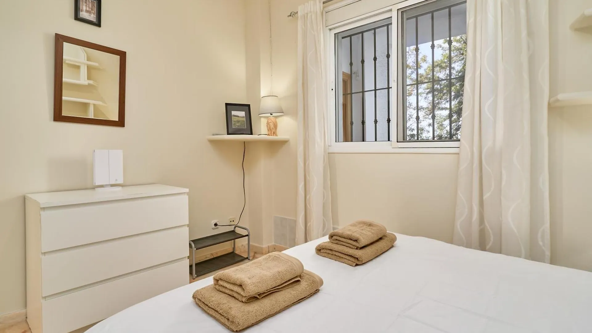Poolside Apartment Nerja